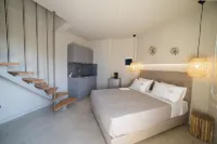 Theros Suites
