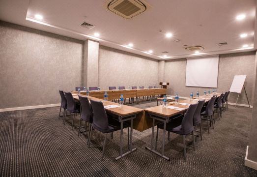 4. 라마다 앙코르 ..