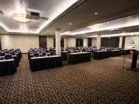Pagoda Resort & Spa Hotels near Como