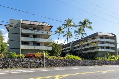 Honu Hale Minutes Away from the Beach! Hotels in Kahaluu Bay