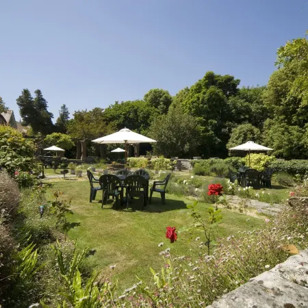 The Caledonian Island Hotel