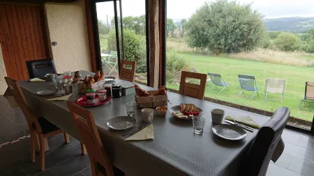 Gîtes & Chambres d'hôtes Peyrecout Отели в г. Вирак