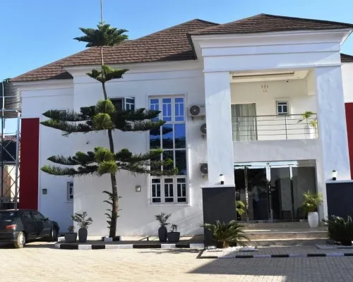 Hotel by Luxury l'Auberge Hotels in Jos
