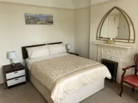 The Wycliffe Hotel dekat Folkestone West
