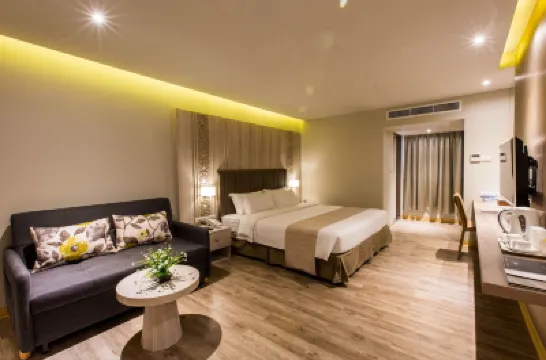 S.D. Avenue Hotel Hotels near Bang Bamru Railway Station