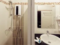 Excella Hotel Hotels near Ubon Square
