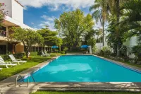 Hotel Puerta Del Sol Guadalajara - Pools
