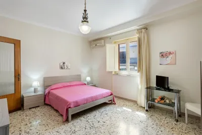 Tra il Centro e il Mare Apartment Con Terrazzo Hotels near Aci Trezza