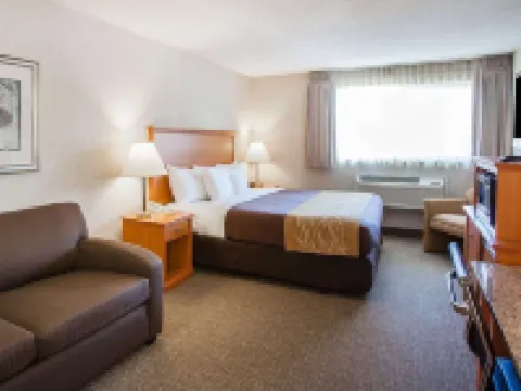 Quality Inn Kirkland Hotels in Kirkland