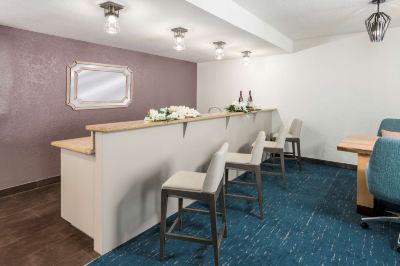 バー ヒルトン ガーデン イン ラファイエット ケイジャンドームの写真