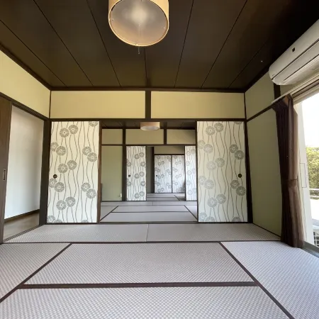 Tsubaki House