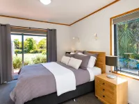 Lawn Cottages Hotels in Clive