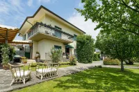 B&B Miami Beach Hotels in Pietrasanta