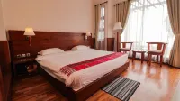Hotel Tongging Point - Taman Simalem Resort - balkon