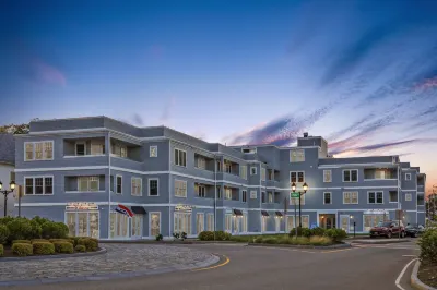 Thomas Sea Suites at Harbourtown Hotels near Plimoth Grist Mill