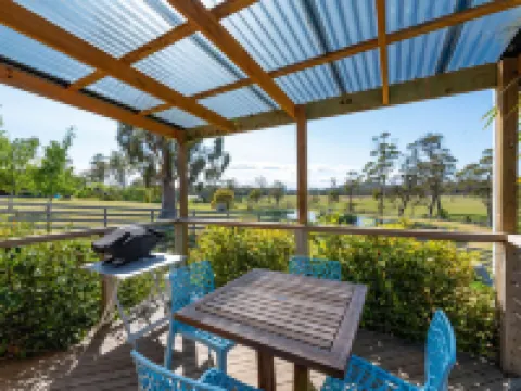 Hazelcreek Cottages Hotels in Lanena