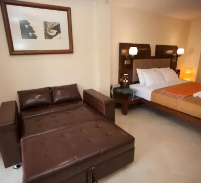 ห้องพรีเมียมสวีท, เตียงคิงไซส์ 1 เตียง และโซฟาเบด, อ่างอาบน้ำ, วิวสวน