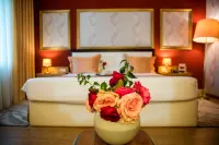 Tirana International Hotel & Conference Center Hotels near Xhamia Yzberisht