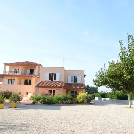 Maria's Filoxenia Suites