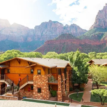 Cable Mountain Lodge