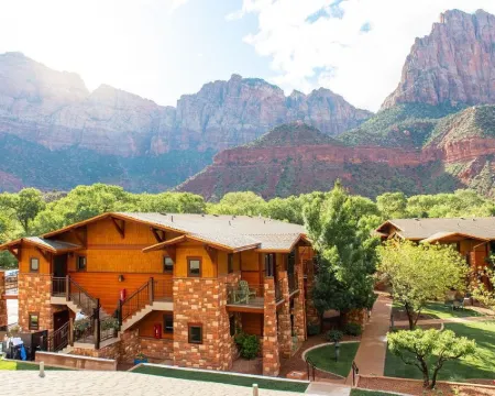 เคเบิล เมาน์เทน ลอดจ์ โรงแรมในสปริงเดล