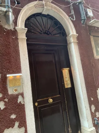 Luxury Venetian Rooms Отели рядом с достопримечательностью «Национальный монумент Виктору Иммануилу II»