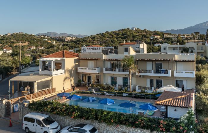 Niriides Hotel Apts Studios