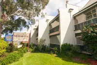 Victoria House Motor Inn Hotels near Bolero's Restaurant