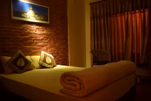 Pradhan House - Home Stay with Garden - Airport Shuttle