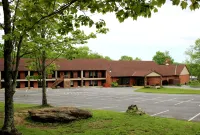 Skyline Lodge - Motels