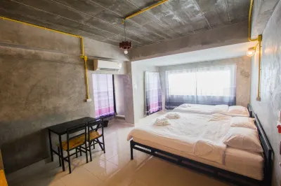 The Sky Loft Hotel Các khách sạn gần Bangkok University Rangsit Campus