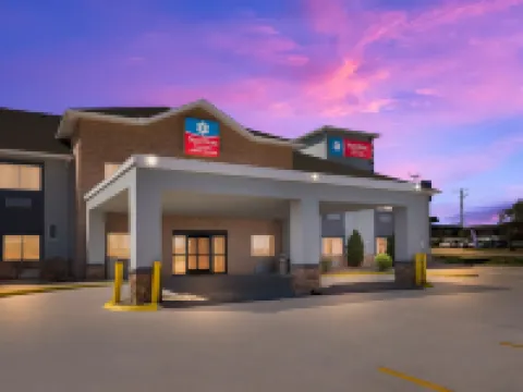 Best Western Topeka Inn  Suites トピーカのホテル