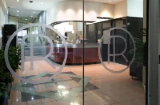 애들레이드 리비에라 호텔