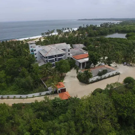Lagoon Paradise Beach Resort