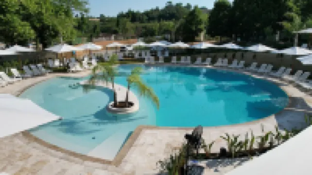 ฟลามินิโอ วิลเลจ บังกะโล ปาร์ค - แคมป์กราวด์