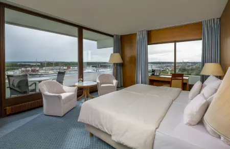 Maritim Strandhotel Travemünde Отели в г. Кюкниц