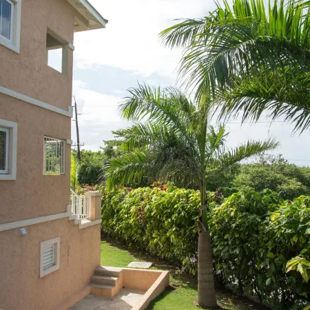 Claudeville Condo