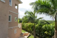 Claudeville Condo Hotel a 