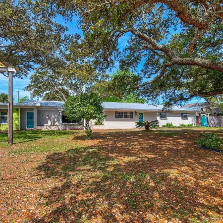 Bungalow by the Sea-Starfish