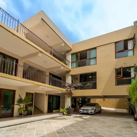 Casa de las Flores Hotel