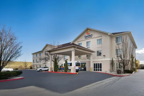 Comfort Inn & Suites Airport Convention Center Hotel di Reno