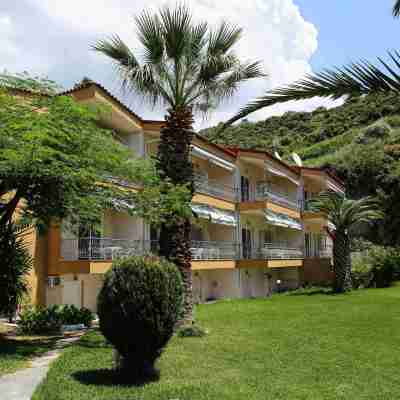 Alexandrina Hotel Exterior