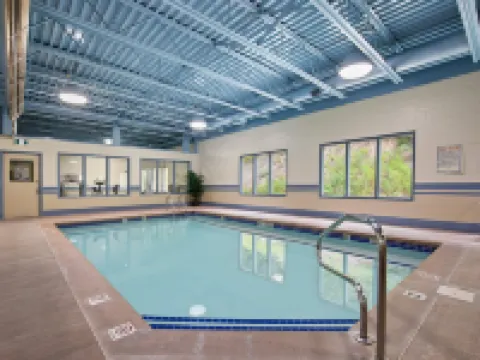 Glenwood Inn & Suites Hotels in Trail