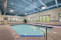 Glenwood Inn & Suites Hotels in Genelle