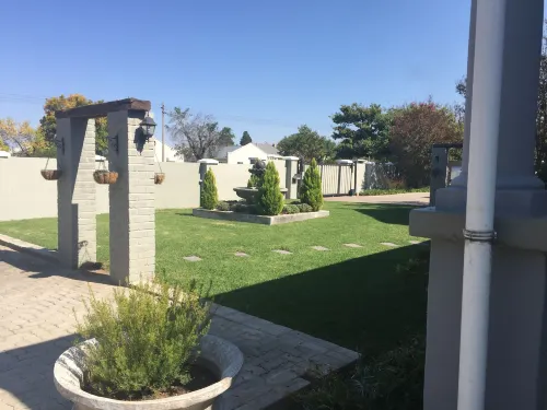 Tranquil House B&B 10 Berry St فنادق في Stormberg District