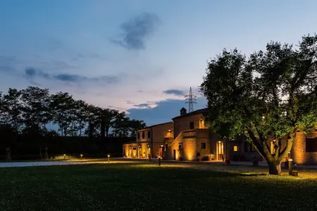 Moretti Village - Sophie Rooms Country House Отели в г. Монтегранаро