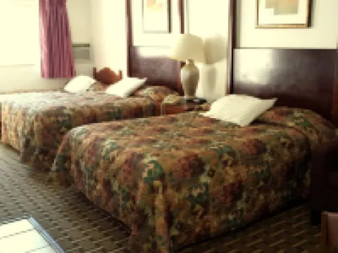 Executive Inn & Suites Hotels in Lakeview