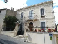 Couleurs de Camargue Hotel a Uchaud