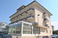 Hotel Gaston Отели рядом с достопримечательностью «Монументальное кладбище Римини»