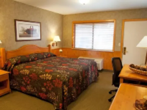 Poulsbo Inn & Suites Hotels in Kitsap County